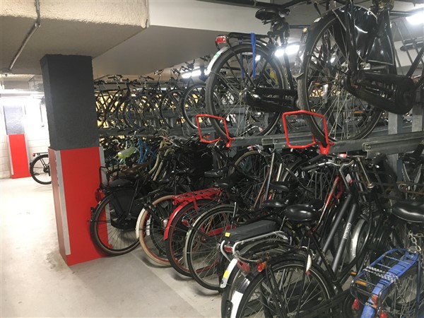 Fietsenstalling ondergronds Station Zuid WTC